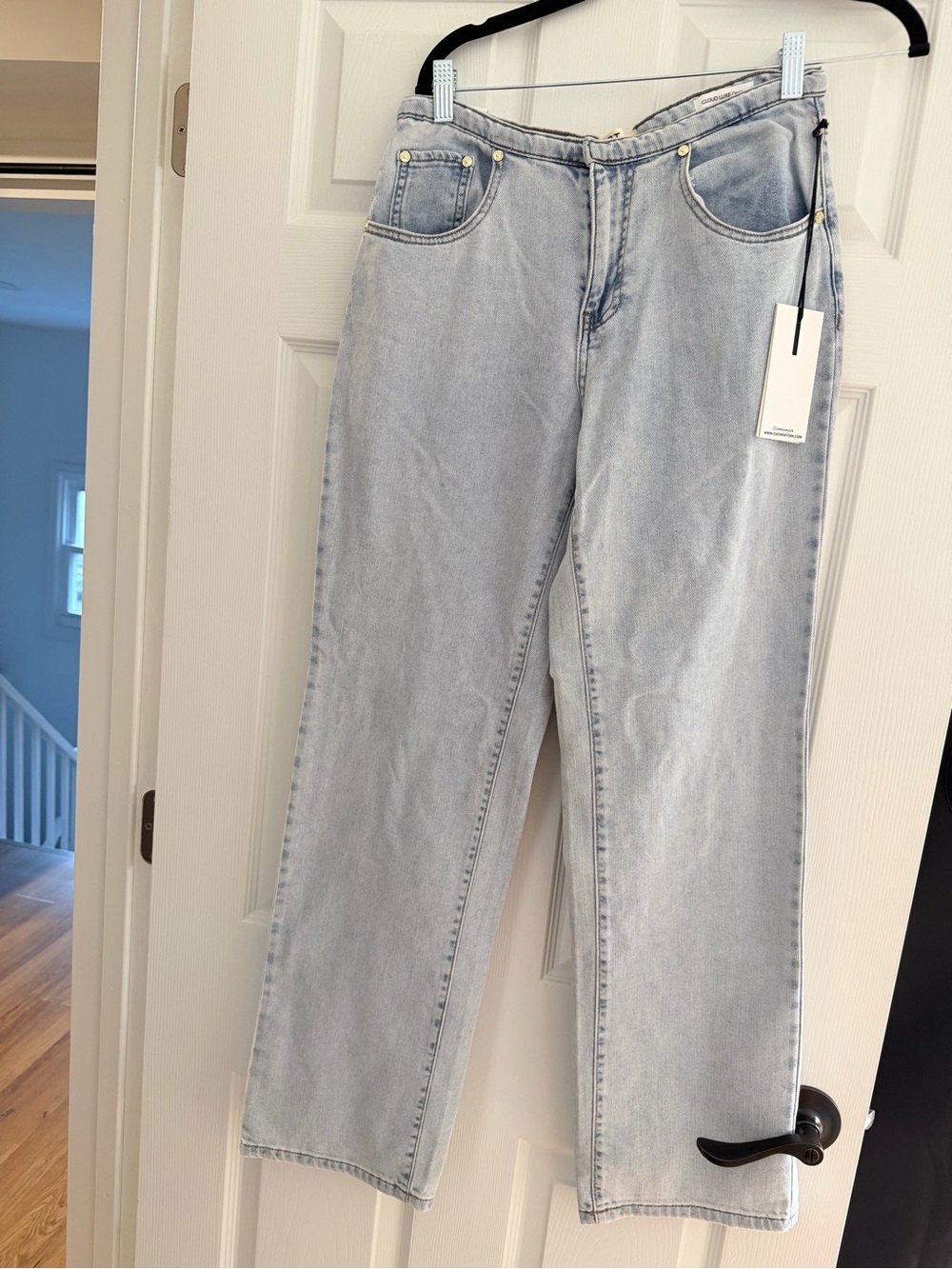 Light Wash Women's Jeans - Classic Straight Leg